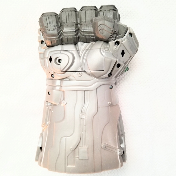 MARVEL's AVENGERS THANOS GAUNLET - Picture 2 of 2